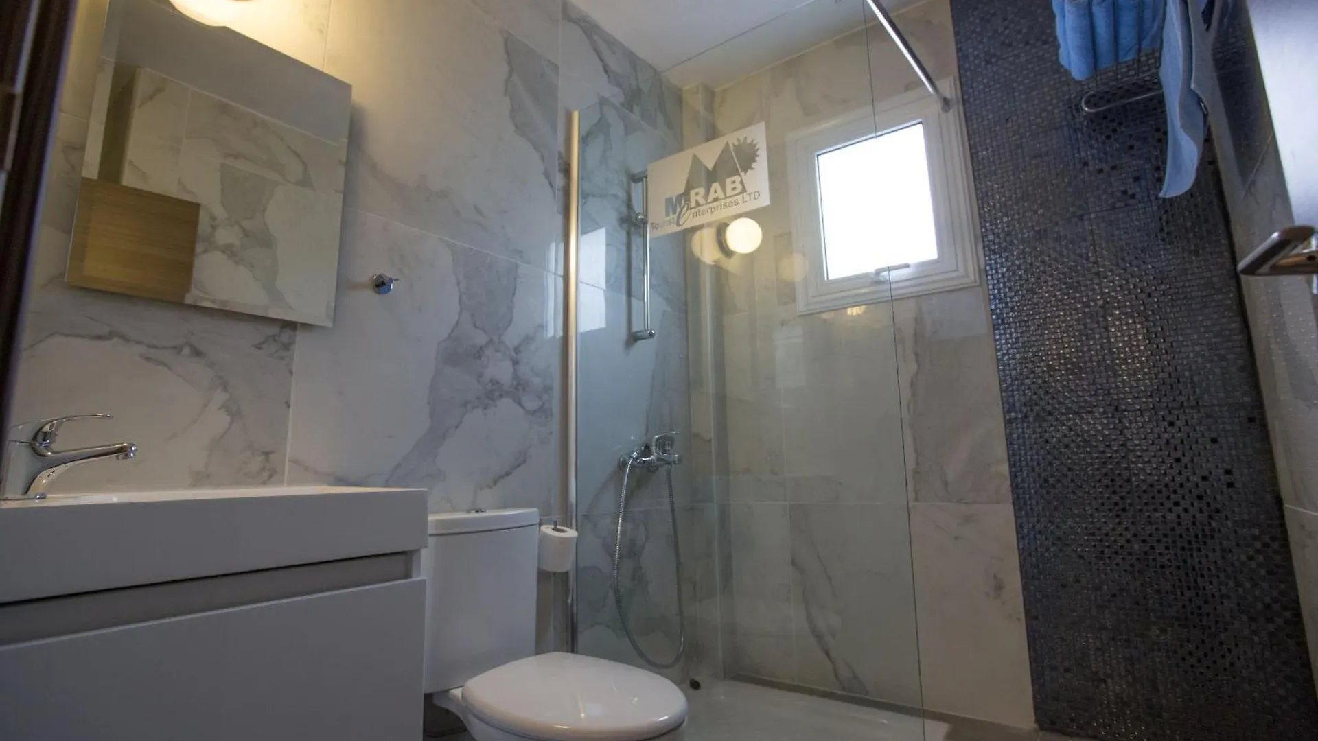 Helle Ferienwohnung Mit Balkon Ayía Nápa