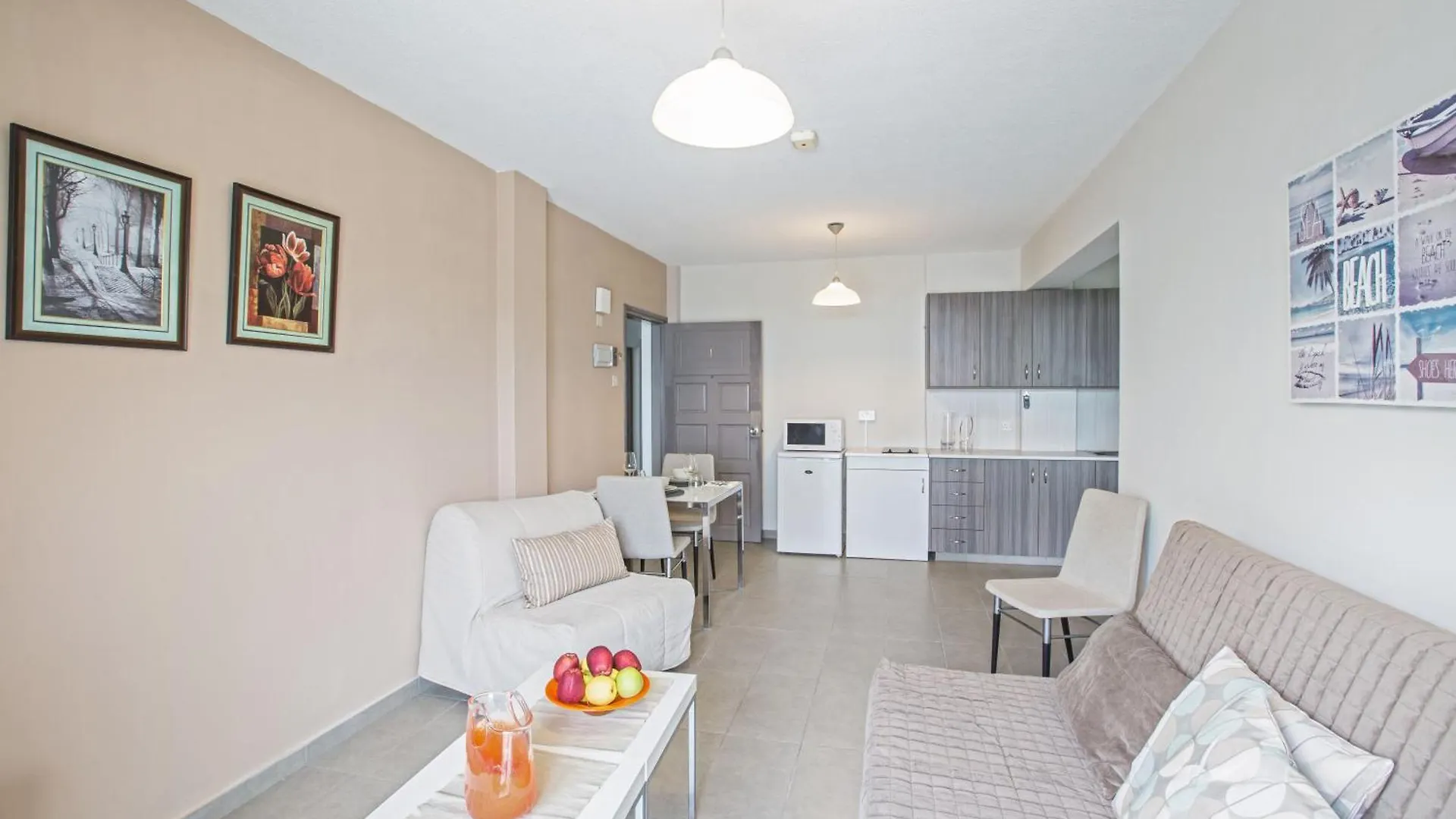 Helle Ferienwohnung Mit Balkon Ayía Nápa 0*,  Chypre