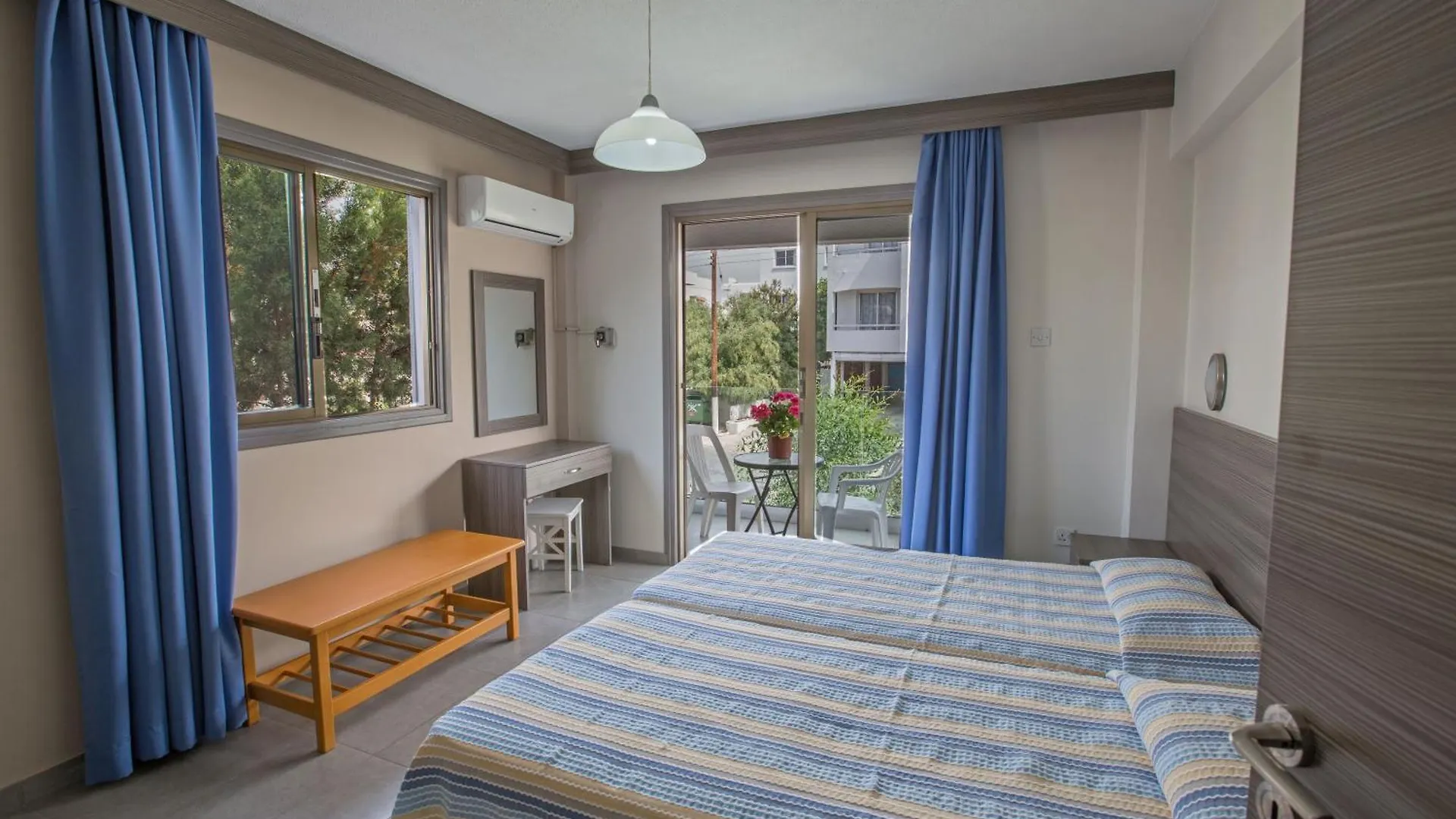 Helle Ferienwohnung Mit Balkon Ayia Napa Cyprus