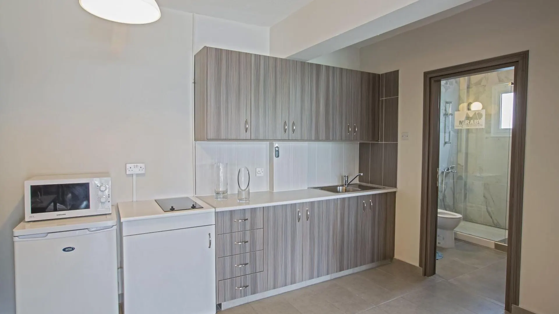 Helle Ferienwohnung Mit Balkon Ayia Napa Apartment